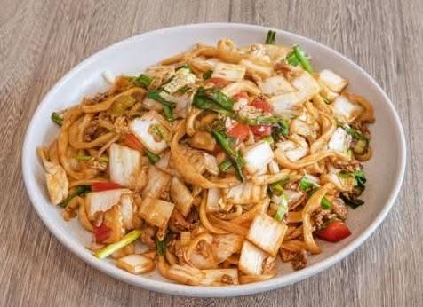 Stir Fried Noodles with Pork猪肉炒面